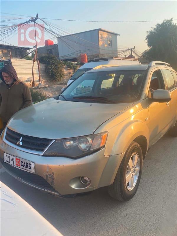 ميتسوبيشي اوتلاندر 2008 للبيع في العراق - بغداد